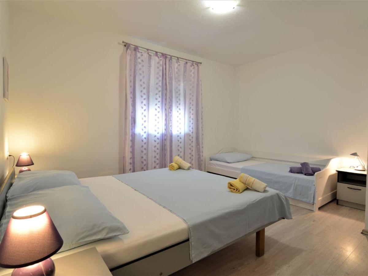 Apartment Klarić-2 Trogir Bagian luar foto